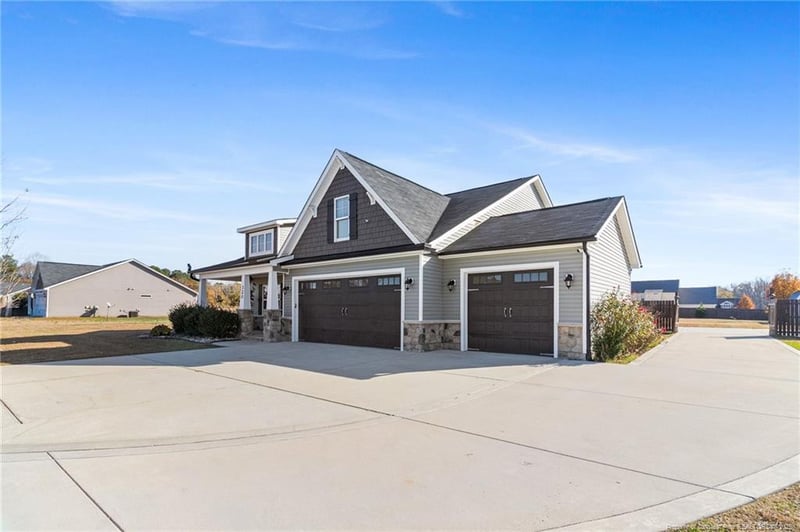 320 Fairfax Dr, Sanford, NC 27332