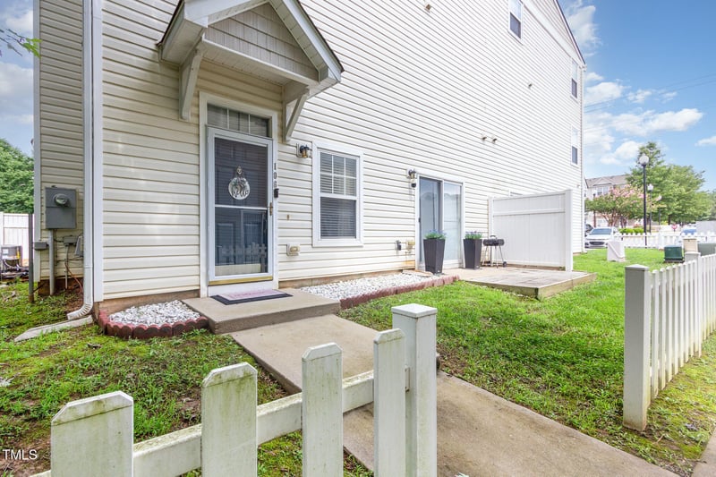 320 Gilman Ln #106, Raleigh, NC 27610
