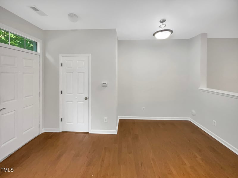 320 Gilman Ln #110, Raleigh, NC 27610