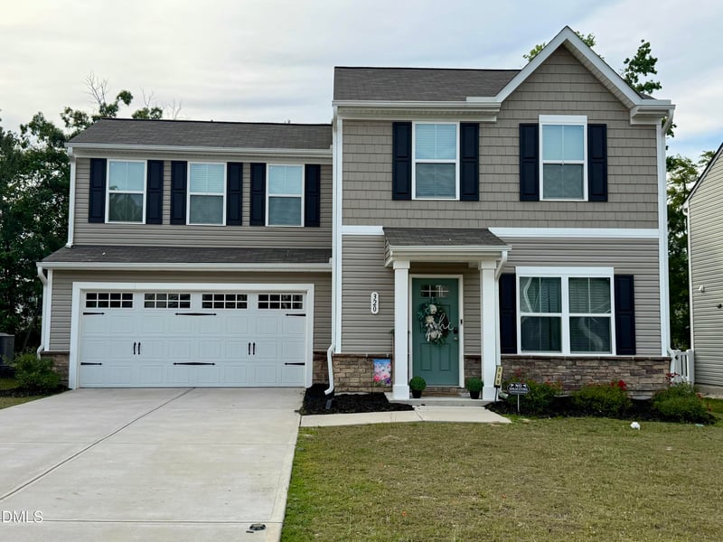 320 Golden Plum Ln, Zebulon, NC 27597