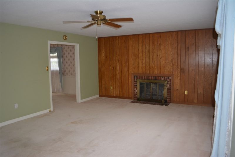 320 Hickory Dr, Clayton, NC 27520