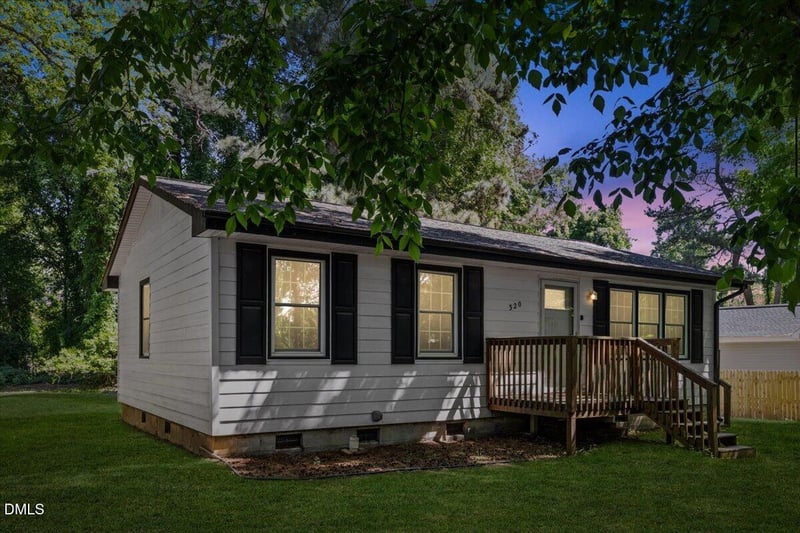 320 Holland Glen St, Fuquay Varina, NC 27526