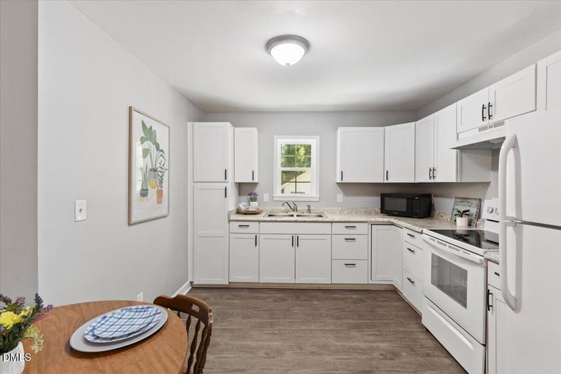 320 Holland Glen St, Fuquay Varina, NC 27526