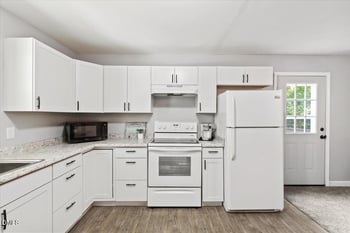 320 Holland Glen St, Fuquay Varina, NC 27526