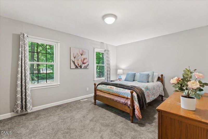 320 Holland Glen St, Fuquay Varina, NC 27526