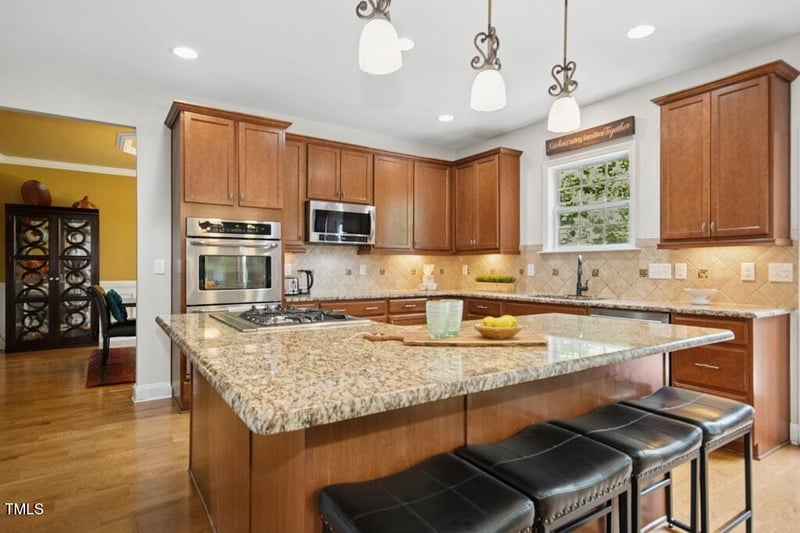 320 Knollcrest Ln, Knightdale, NC 27545
