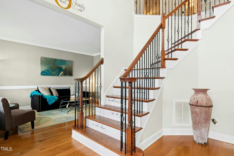 320 Knollcrest Ln, Knightdale, NC 27545