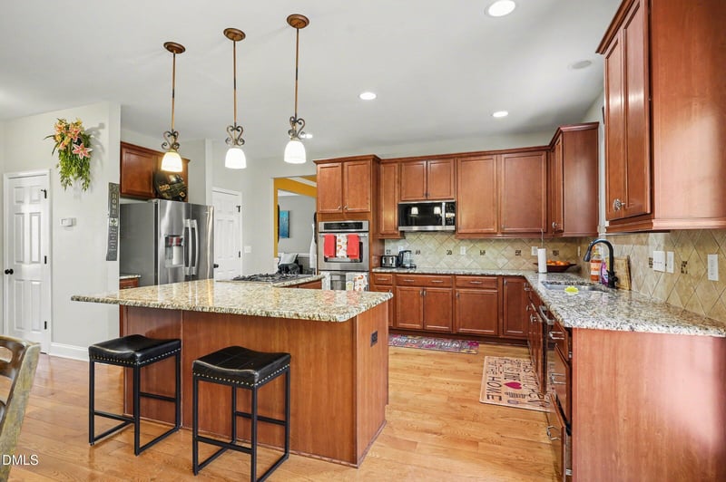 320 Knollcrest Ln, Knightdale, NC 27545