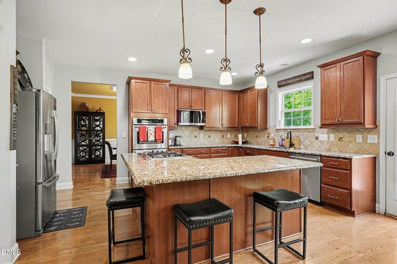 320 Knollcrest Ln, Knightdale, NC 27545