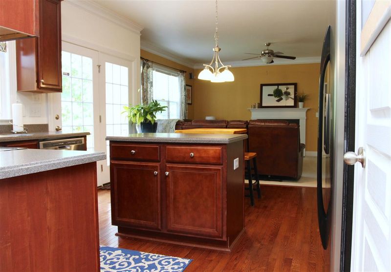 320 Large Oak Ln, Mebane, NC 27320