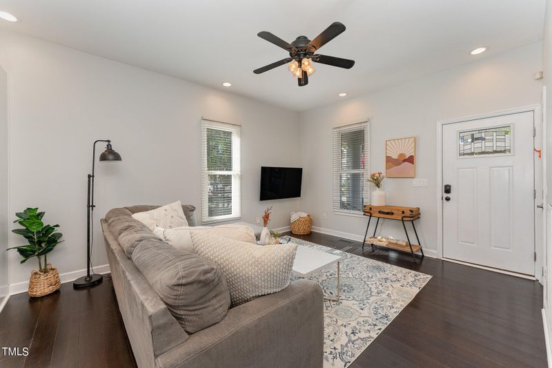 320 E Lee St, Raleigh, NC 27601