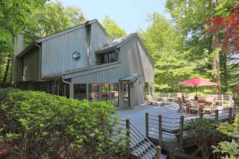 320 Lone Pine Rd, Chapel Hill, NC 27514
