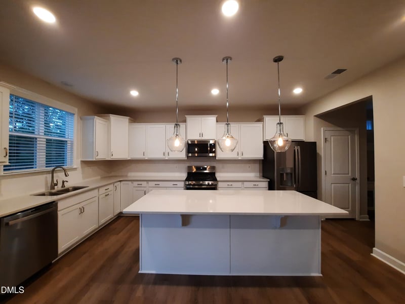 320 Longleaf Glen Ln, Zebulon, NC 27597
