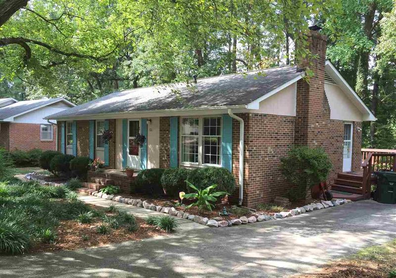 320 Northclift Dr, Raleigh, NC 27609