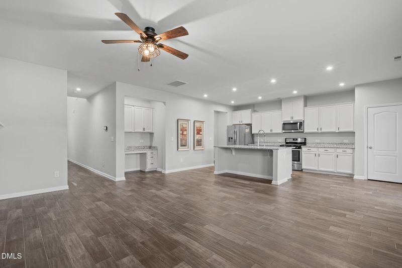 320 Sage Oak Ln, Holly Springs, NC 27540