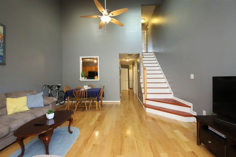 320 Standish Dr, Chapel Hill, NC 27517