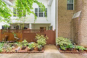 320 Summerwalk Cir, Chapel Hill, NC 27517