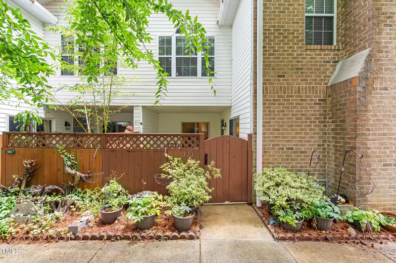 320 Summerwalk Cir, Chapel Hill, NC 27517