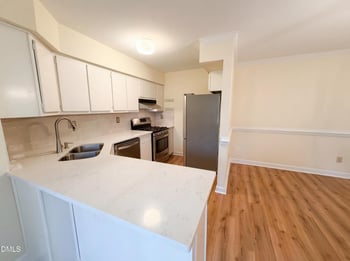 320 Summerwalk Cir, Chapel Hill, NC 27517