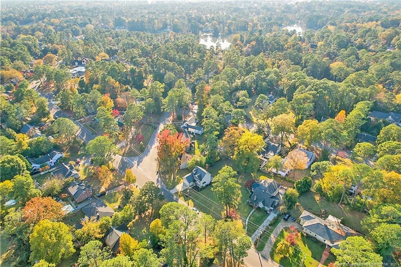 320 Valley Rd, Fayetteville, NC 28305