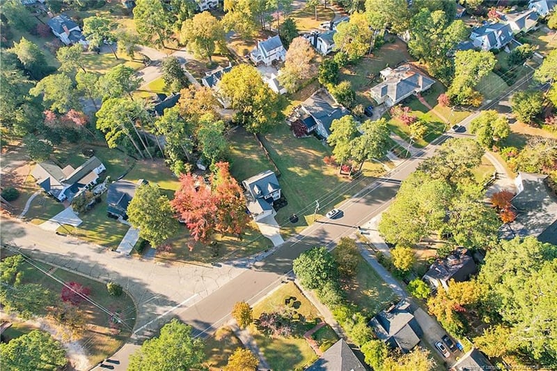 320 Valley Rd, Fayetteville, NC 28305