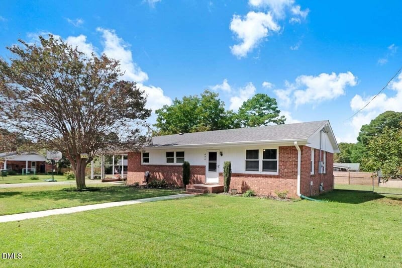 320 Virginia St, Clayton, NC 27520
