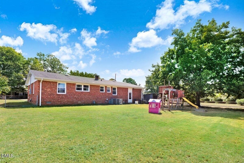 320 Virginia St, Clayton, NC 27520