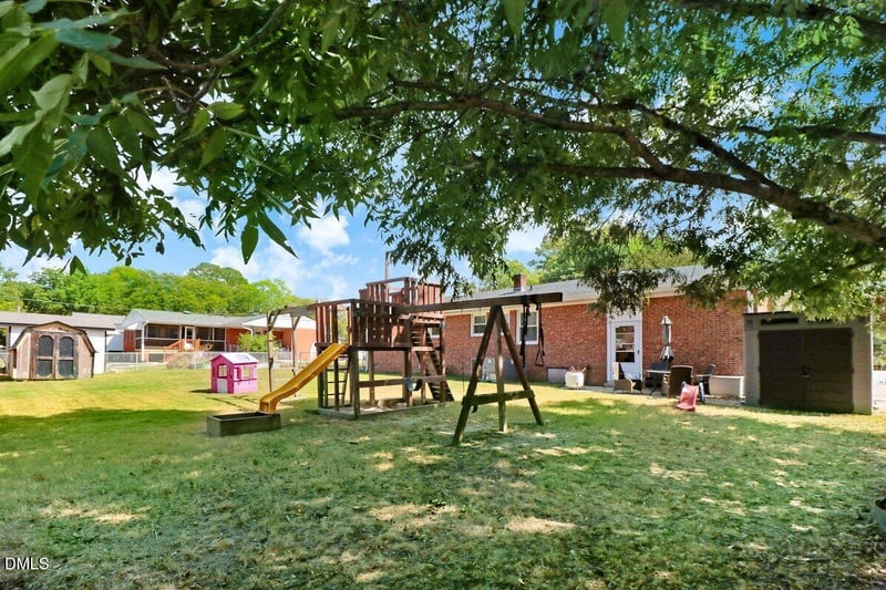 320 Virginia St, Clayton, NC 27520