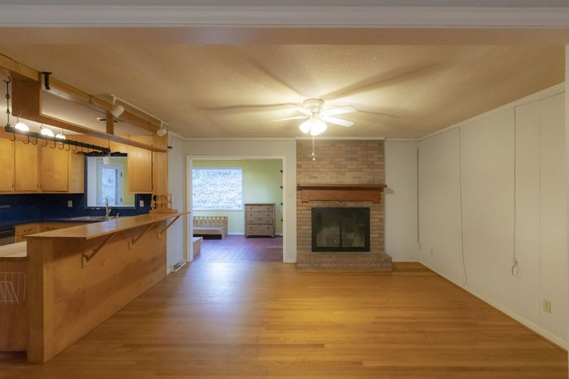 320 Wesley Dr, Chapel Hill, NC 27516