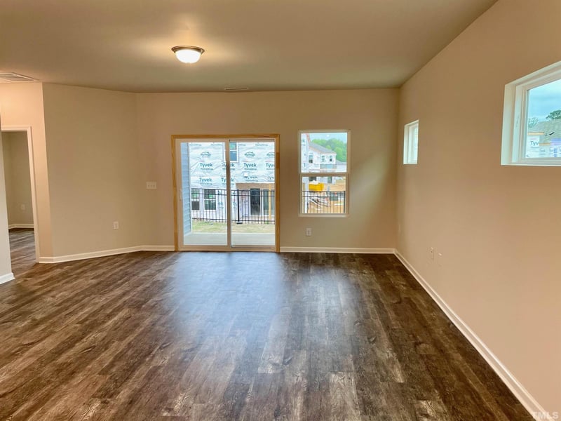 320 Wilbur Lake Dr, Fuquay Varina, NC 27526