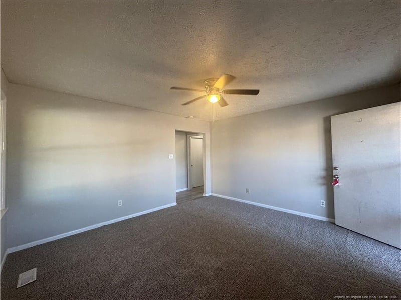 3200 Teakwood Ct, Hope Mills, NC 28348