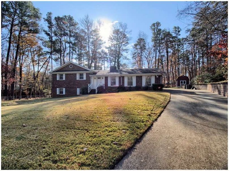 3201 Caldwell Dr, Raleigh, NC 27607