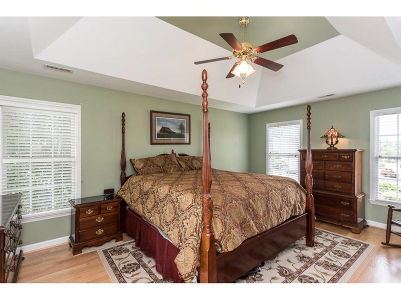 3201 Jim Lowe Dr, Mebane, NC 27302