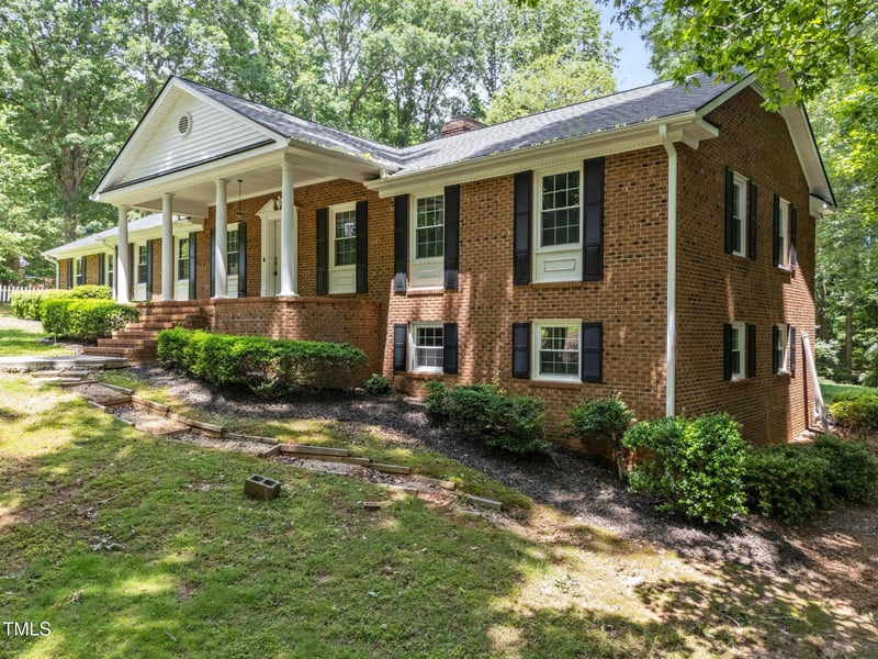 3204 Manor Ridge Dr, Raleigh, NC 27603