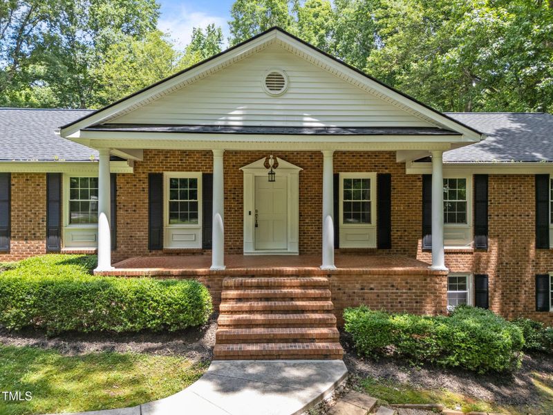 3204 Manor Ridge Dr, Raleigh, NC 27603