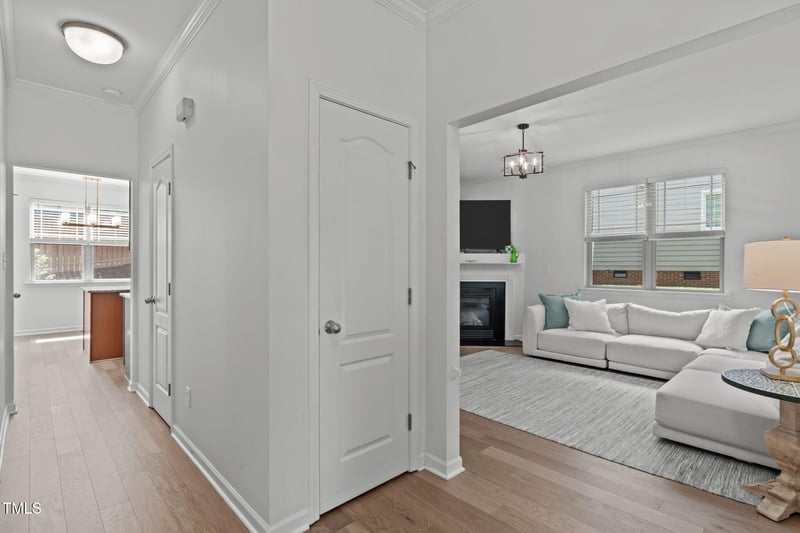 3204 Plaza Pl, Raleigh, NC 27612