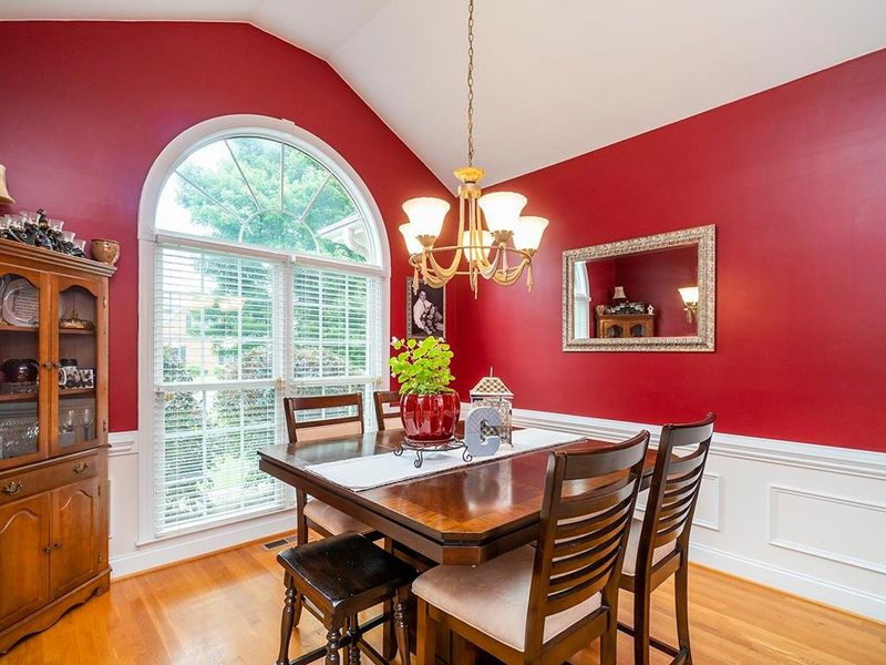 3205 Heritage Ln, Burlington, NC 27215