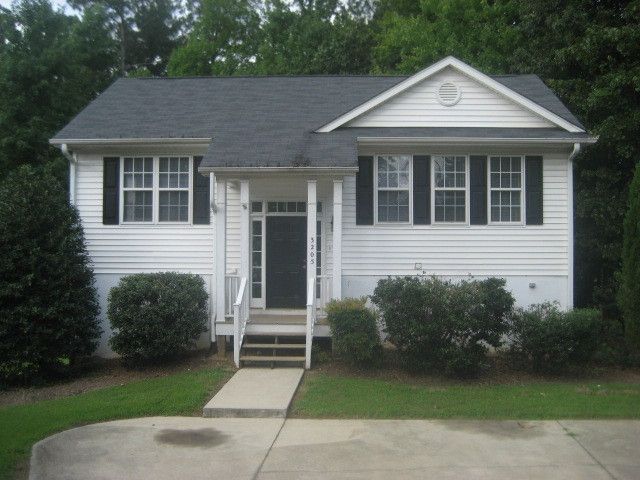 3205 Stedman Dr, Raleigh, NC 27607