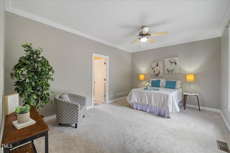 3205 Suncrest Village Ln, Raleigh, NC 27616