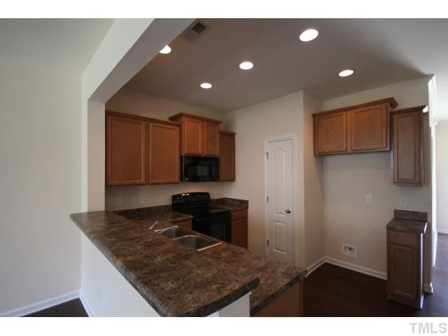 3207 Warm Springs Ln, Raleigh, NC 27610