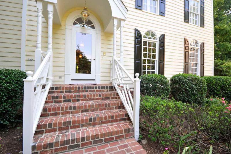 3208 Brantford Pl, Raleigh, NC 27607