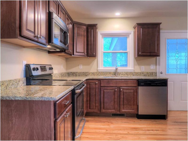 3208 Fairforest Pl, Raleigh, NC 27604