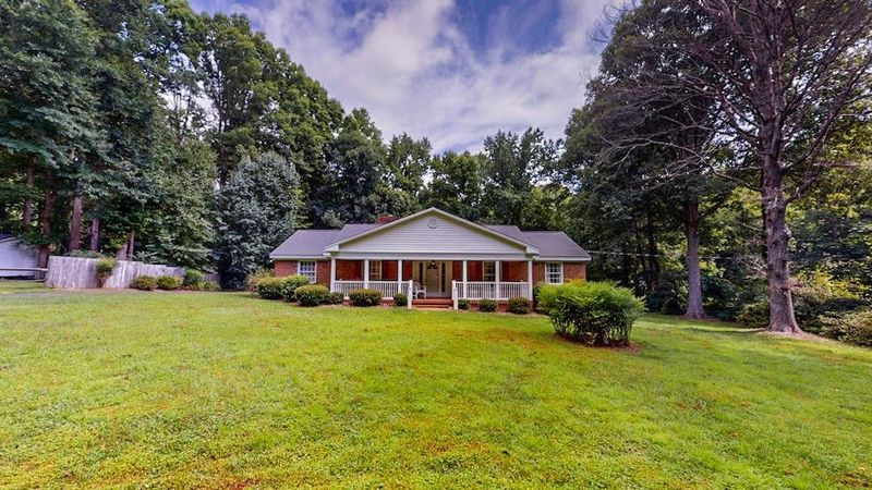 3208 Manor Ridge Dr, Raleigh, NC 27603