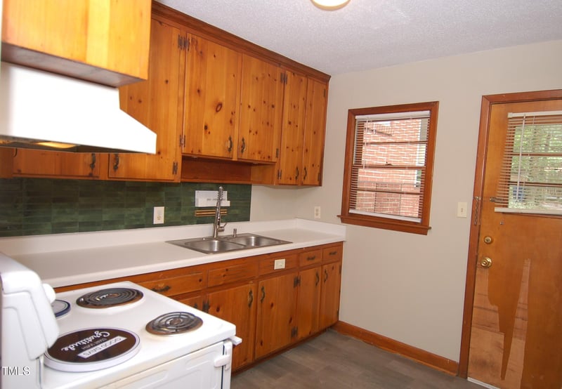 3208 Ruffin St, Raleigh, NC 27607