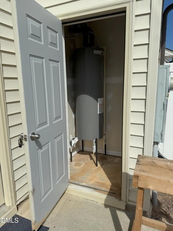 3208 Warm Springs Ln, Raleigh, NC 27610