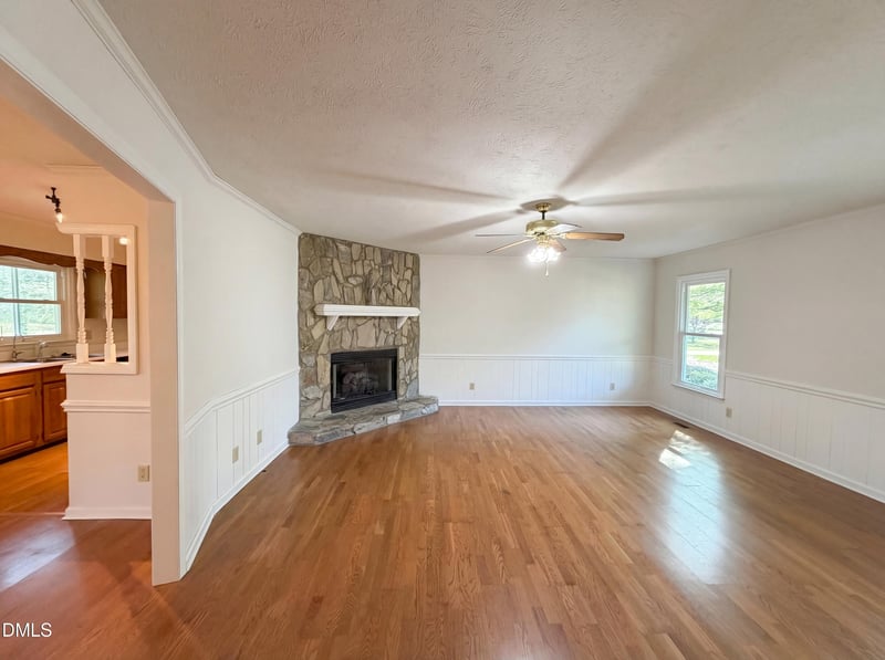 3209 County Line Rd, Fayetteville, NC 28306