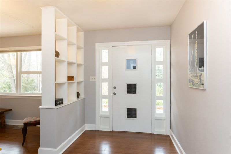 3209 Oxford Dr, Durham, NC 27707