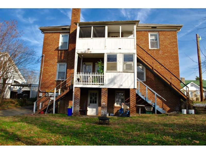 321 E 5th St, Burlington, NC 27215