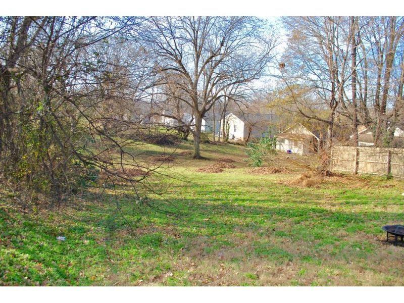 321 E 5th St, Burlington, NC 27215