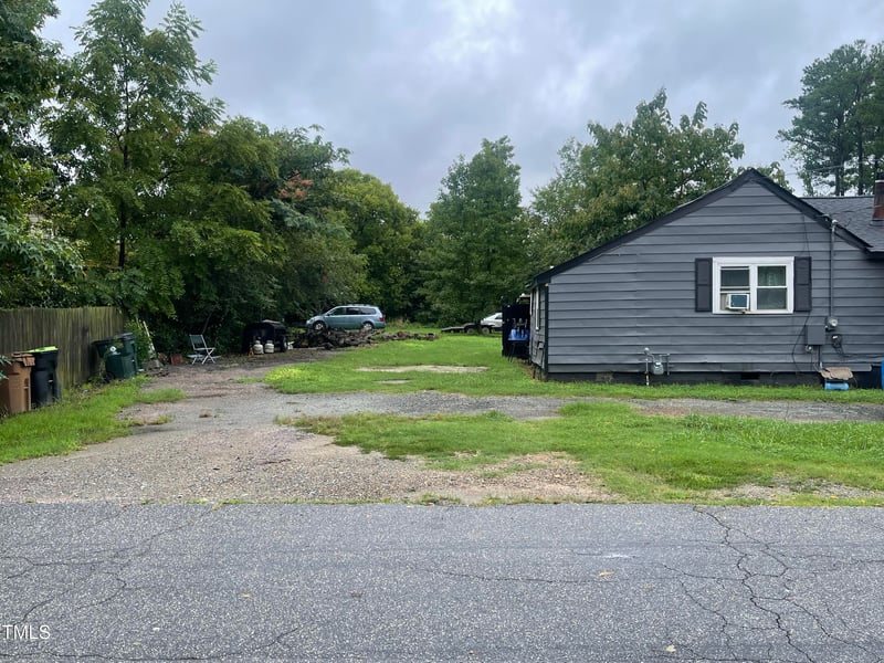 321 Blalock St, Holly Springs, NC 27540